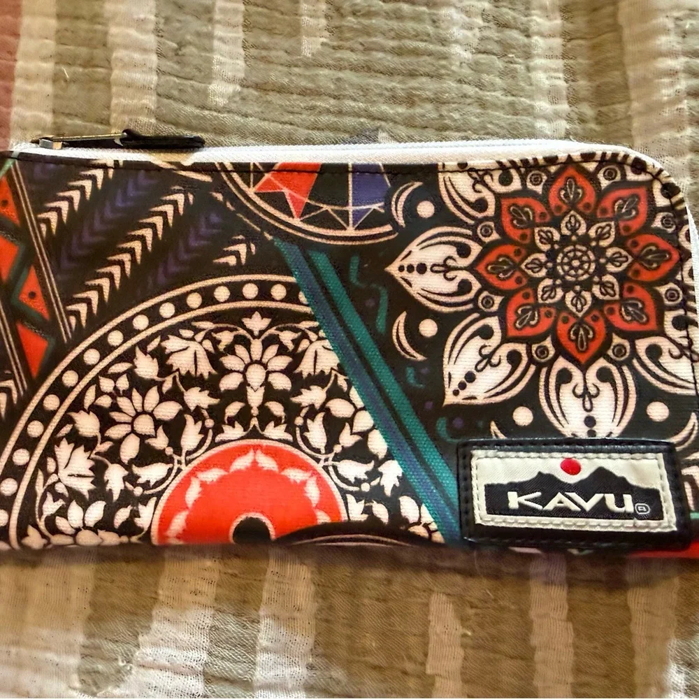 Kavu Clutch Wallet- New